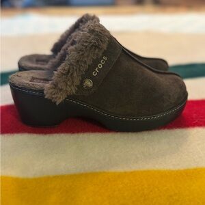 CROCS Women's Gray Fur-Lined Clogs
